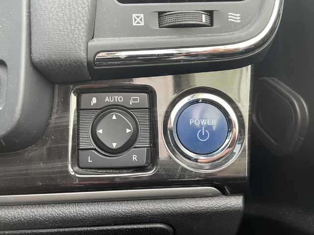 トヨタ クラウン ハイブリッド アスリートS 熊本県 2016(平28)年 7.4万km ホワイトパールクリスタルシャイン ・純正SDナビ/AM/FM/Bluetooth/CD/SD/USB/フルセグTV/・クルーズコントロール/・バックカメラ/・前後ドライブレコーダー/・SPORT・NORMAL・ECO・SNOWモード/・EVモード/・D/N席パワーシート/・シートヒーター/・シートエアコン/・電動格納ウィンカーミラー/・ハンドルヒーター/・ステアリングスイッチ/・革巻きステアリング/・ETC/・オートライト/・LEDヘッドライト/・ドアバイザー/・純正アルミホイール/・純正フロアマット/・プッシュスタート/・スマートキー