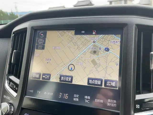 トヨタ クラウン ハイブリッド アスリートS 熊本県 2016(平28)年 7.4万km ホワイトパールクリスタルシャイン ・純正SDナビ/AM/FM/Bluetooth/CD/SD/USB/フルセグTV/・クルーズコントロール/・バックカメラ/・前後ドライブレコーダー/・SPORT・NORMAL・ECO・SNOWモード/・EVモード/・D/N席パワーシート/・シートヒーター/・シートエアコン/・電動格納ウィンカーミラー/・ハンドルヒーター/・ステアリングスイッチ/・革巻きステアリング/・ETC/・オートライト/・LEDヘッドライト/・ドアバイザー/・純正アルミホイール/・純正フロアマット/・プッシュスタート/・スマートキー