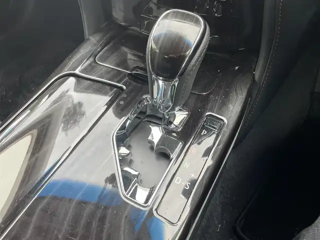 トヨタ クラウン ハイブリッド アスリートS 熊本県 2016(平28)年 7.4万km ホワイトパールクリスタルシャイン ・純正SDナビ/AM/FM/Bluetooth/CD/SD/USB/フルセグTV/・クルーズコントロール/・バックカメラ/・前後ドライブレコーダー/・SPORT・NORMAL・ECO・SNOWモード/・EVモード/・D/N席パワーシート/・シートヒーター/・シートエアコン/・電動格納ウィンカーミラー/・ハンドルヒーター/・ステアリングスイッチ/・革巻きステアリング/・ETC/・オートライト/・LEDヘッドライト/・ドアバイザー/・純正アルミホイール/・純正フロアマット/・プッシュスタート/・スマートキー