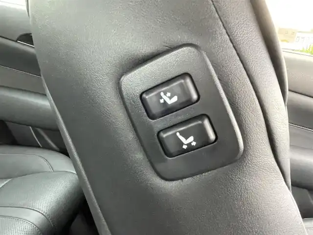 トヨタ クラウン ハイブリッド アスリートS 熊本県 2016(平28)年 7.4万km ホワイトパールクリスタルシャイン ・純正SDナビ/AM/FM/Bluetooth/CD/SD/USB/フルセグTV/・クルーズコントロール/・バックカメラ/・前後ドライブレコーダー/・SPORT・NORMAL・ECO・SNOWモード/・EVモード/・D/N席パワーシート/・シートヒーター/・シートエアコン/・電動格納ウィンカーミラー/・ハンドルヒーター/・ステアリングスイッチ/・革巻きステアリング/・ETC/・オートライト/・LEDヘッドライト/・ドアバイザー/・純正アルミホイール/・純正フロアマット/・プッシュスタート/・スマートキー