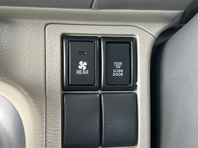 スズキ エブリィ ワゴン 岐阜県 2018(平30)年 0.7万km パールホワイト 登録時走行距離6364km/社外ＳＤナビ/フルセグＴＶ/バックカメラ/両側パワースライドドア/電動オートステップ/ターボ/ドライブレコーダー/純正フロアマット/純正アルミホイール/プッシュスタート/スマートキー/スペアキー/USB/Blue tooth/オートエアコン/ABS/横滑り防止装置/盗難防止装置/オートライト/キセノンヘッドライト/エアバッグ/衝突被害軽減システム