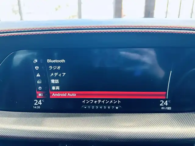 アルファロメオ ステルヴィオ 2.2ターボ ディーゼルQ4 スポーツPKG 大阪府 2019(令1)年 6.5万km 白 ACC/HarmanKardon/純正ディスプレイオーディオ/applecarplay/バックカメラ/純正19インチAW/HIDヘッドライト/電動リアゲート/赤革/パワーシート/Dシートメモリ/シートヒーター/ステアリングヒーター/ルーフレール/パドルシフト/ブラインドスポット/クリアランスソナー