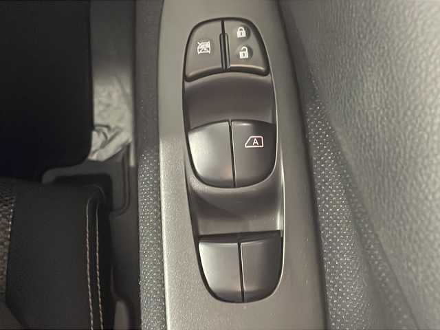 日産 セレナ HWS S HV Vセレ +Sefty 福岡県 2015(平27)年 1.9万km ダイヤモンドブラック ・Bluetooth/・前後ドラレコ/・LEDヘッドライト/・フルセグTV/・フリップダウン/・両側パワースライドドア/・スマートキー/・ETC/・プッシュスタート