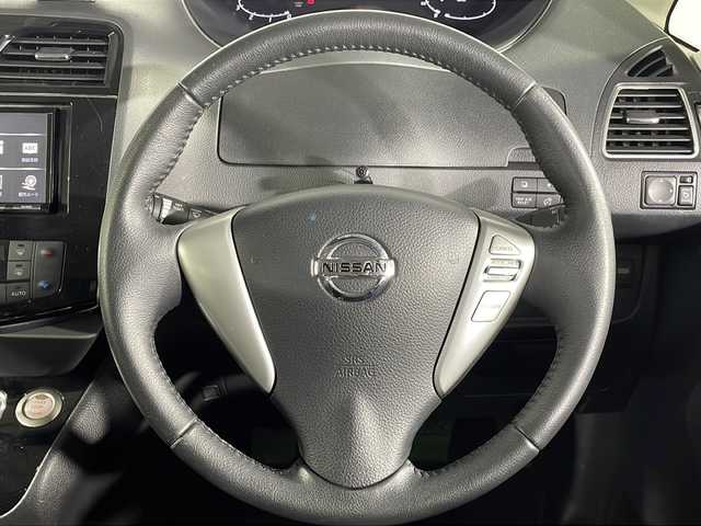 日産 セレナ HWS S HV Vセレ +Sefty 福岡県 2015(平27)年 1.9万km ダイヤモンドブラック ・Bluetooth/・前後ドラレコ/・LEDヘッドライト/・フルセグTV/・フリップダウン/・両側パワースライドドア/・スマートキー/・ETC/・プッシュスタート