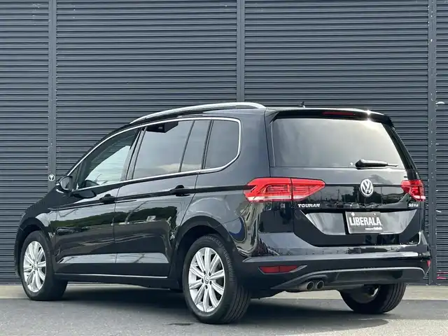 フォルクスワーゲン ゴルフ トゥーラン TDI ハイライン 茨城県 2019(令1)年 3.1万km ディープブラックパールエフェクト ワンオーナー　/テクノロジーＰＫＧ　/・パワーテールゲート/・パークアシスト/・ダイナミックコーナリングライト/DISCOVER Proパッケージ/・DISCOVER Proナビ/ＡＣＣ　/ＬＫＡ　/ＬＣＡ　　/バックカメラ　/フルセグ　/ＢＴ　/シートヒーター　/ＬＥＤライト　/オートハイビーム　/両側電動スライドドア　/禁煙車