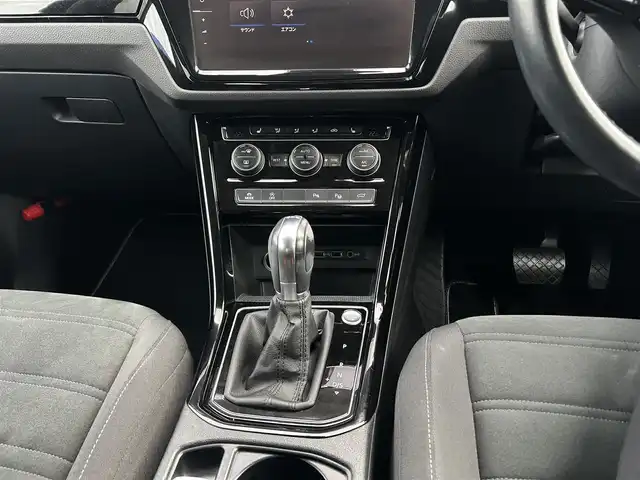 フォルクスワーゲン ゴルフ トゥーラン TDI ハイライン 茨城県 2019(令1)年 3.1万km ディープブラックパールエフェクト ワンオーナー　/テクノロジーＰＫＧ　/・パワーテールゲート/・パークアシスト/・ダイナミックコーナリングライト/DISCOVER Proパッケージ/・DISCOVER Proナビ/ＡＣＣ　/ＬＫＡ　/ＬＣＡ　　/バックカメラ　/フルセグ　/ＢＴ　/シートヒーター　/ＬＥＤライト　/オートハイビーム　/両側電動スライドドア　/禁煙車