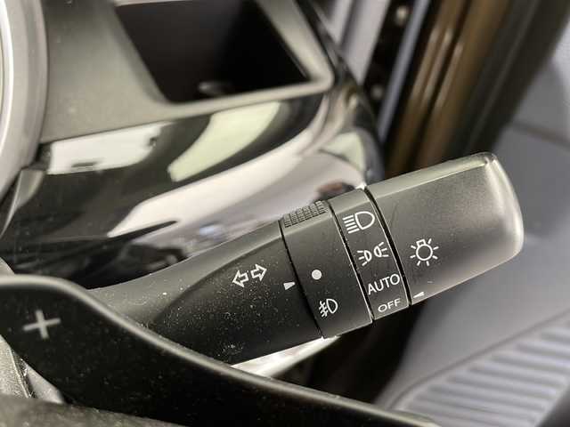 スズキ スペーシア カスタム HYBRID XS ターボ 長野県 2018(平30)年 5.9万km ブレイブカーキP 4WD/社外ナビ/（フルセグ/Bluetooth/CD/DVD)/全方位モニター/衝突軽減ブレーキ/車線逸脱防止機能/クルーズコントロール/コーナーセンサー/ETC/全方位ドライブレコーダー/ハーフレザシート/前席シートヒーター/両側電動スライドドア/LEDヘッドライト/ステアリングスイッチ/ドアバイザー/パドルシフト/ヘッドアップディスプレイ/後席ドリンクホルダー/後席サンシェード/保証書/スマートキー/スペアキー