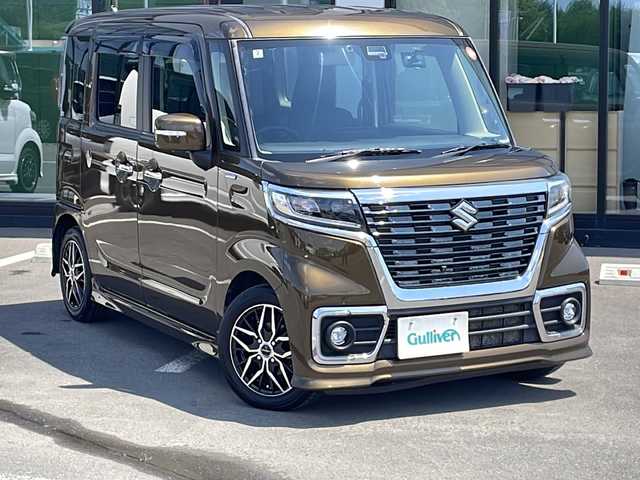 スズキ スペーシア カスタム HYBRID XS ターボ 道東・釧路十勝 2018(平30)年 5.9万km ブレイブカーキP ・4WD/・ターボ/・ディーラーオプション9インチSDメモリナビ/（フルセグ・Bluetooth・CD・DVD・AM・FM)/・全方位モニター/・両側電動スライドドア/・レーダークルーズコントロール/・衝突軽減ブレーキ/・車線逸脱防止機能/・コーナーセンサー/・ETC/・全方位ドライブレコーダー/・ハーフレザシート/・前席シートヒーター/・LEDヘッドライト/・ステアリングスイッチ/・ドアバイザー/・パドルシフト/・ヘッドアップディスプレイ/・後席ドリンクホルダー/・後席サンシェード/・保証書/・スマートキー/・プッシュスタート