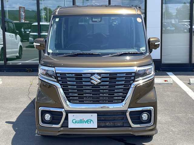 スズキ スペーシア カスタム HYBRID XS ターボ 道東・釧路十勝 2018(平30)年 5.9万km ブレイブカーキP ・4WD/・ターボ/・ディーラーオプション9インチSDメモリナビ/（フルセグ・Bluetooth・CD・DVD・AM・FM)/・全方位モニター/・両側電動スライドドア/・レーダークルーズコントロール/・衝突軽減ブレーキ/・車線逸脱防止機能/・コーナーセンサー/・ETC/・全方位ドライブレコーダー/・ハーフレザシート/・前席シートヒーター/・LEDヘッドライト/・ステアリングスイッチ/・ドアバイザー/・パドルシフト/・ヘッドアップディスプレイ/・後席ドリンクホルダー/・後席サンシェード/・保証書/・スマートキー/・プッシュスタート