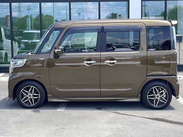 スズキ スペーシア カスタム HYBRID XS ターボ 道東・釧路十勝 2018(平30)年 5.9万km ブレイブカーキP ・4WD/・ターボ/・ディーラーオプション9インチSDメモリナビ/（フルセグ・Bluetooth・CD・DVD・AM・FM)/・全方位モニター/・両側電動スライドドア/・レーダークルーズコントロール/・衝突軽減ブレーキ/・車線逸脱防止機能/・コーナーセンサー/・ETC/・全方位ドライブレコーダー/・ハーフレザシート/・前席シートヒーター/・LEDヘッドライト/・ステアリングスイッチ/・ドアバイザー/・パドルシフト/・ヘッドアップディスプレイ/・後席ドリンクホルダー/・後席サンシェード/・保証書/・スマートキー/・プッシュスタート