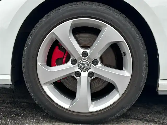 フォルクスワーゲン ゴルフ ＧＴＩ 福島県 2017(平29)年 4.9万km 白 6速マニュアル/ワンオーナー/純正メモリーナビ/AppleCarPlay/バックカメラ/アダプティブクルーズコントロール/レーンキープ/ブラインドスポット/コーナーセンサー/LEDヘッドライト/ETC/スマートキー/純正16AW付スタッドレスタイヤ積込