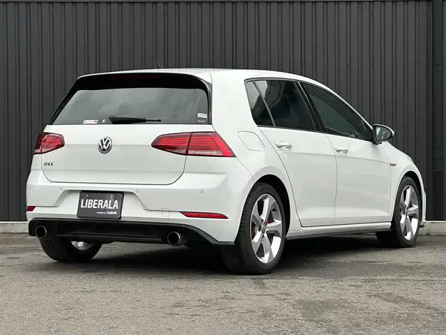 フォルクスワーゲン ゴルフ ＧＴＩ 福島県 2017(平29)年 4.9万km 白 6速マニュアル/ワンオーナー/純正メモリーナビ/AppleCarPlay/バックカメラ/アダプティブクルーズコントロール/レーンキープ/ブラインドスポット/コーナーセンサー/LEDヘッドライト/ETC/スマートキー/純正16AW付スタッドレスタイヤ積込