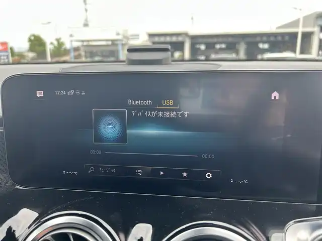 メルセデス・ベンツ Ｍ・ベンツ ＧＬＢ２００ｄ 4マチック AMGライン 滋賀県 2022(令4)年 4.4万km デジタルホワイト ACC/レーンキープ/ブラインドスポット/黒ハーフレザーシート/パワーシート/シートヒーター/純正ナビ/フルセグTV/AppleCarPlay/360°カメラ/ETC/マルチビームLED/前後ドライブレコーダー/電動リアゲート/アンビエントライト/パドルシフト/コーナーセンサー /ドアバイザー/純正19インチAW/スペアキー