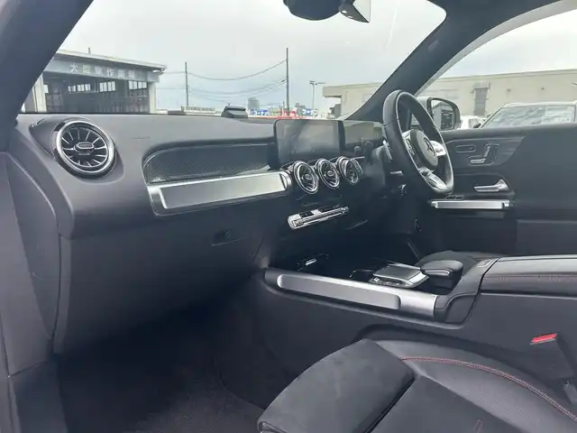 メルセデス・ベンツ Ｍ・ベンツ ＧＬＢ２００ｄ 4マチック AMGライン 滋賀県 2022(令4)年 4.4万km デジタルホワイト ACC/レーンキープ/ブラインドスポット/黒ハーフレザーシート/パワーシート/シートヒーター/純正ナビ/フルセグTV/AppleCarPlay/360°カメラ/ETC/マルチビームLED/前後ドライブレコーダー/電動リアゲート/アンビエントライト/パドルシフト/コーナーセンサー /ドアバイザー/純正19インチAW/スペアキー