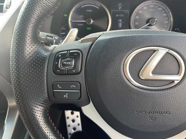 レクサス ＮＸ 300h Fスポーツ 兵庫県 2016(平28)年 7.7万km ホワイトノーヴァガラスフレーク 純正メーカーSDナビ/　Bluetooth/USB/DVD/AUX/AM/FM/フルセグTV（走行中視聴可能）/全方位カメラ/前方ドライブレコーダー/純正ビルトインETC2.0/Oi充電/ステアリングヒーター/オートブレーキホールド/パドルシフト/MTモード付AT/パワーシート（D+N席）/シートヒーター（D+N席）/エアシート（D+N席）/アイドリングストップ/パーキングアシスト/アンチロック・ブレーキ・システム/アダプティブクルーズコントロール/横滑り防止装置/盗難防止装置/衝突被害軽減システム/前後コーナーセンサー/パワーステアリング/パワーウィンドウ/オートライト/オートマチックハイビーム/LEDヘッドライト/エアバッグ（W＋サイド）/カーテンエアバッグ/スペアキー（1本）/保証書/取扱説明書