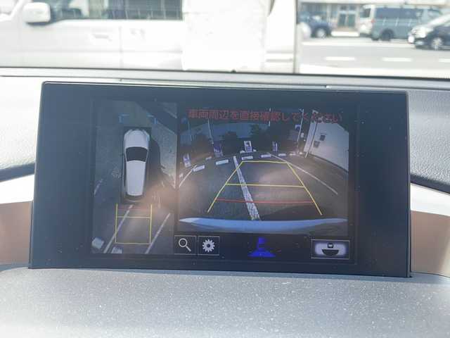 レクサス ＮＸ 300h Fスポーツ 兵庫県 2016(平28)年 7.7万km ホワイトノーヴァガラスフレーク 純正メーカーSDナビ/　Bluetooth/USB/DVD/AUX/AM/FM/フルセグTV（走行中視聴可能）/全方位カメラ/前方ドライブレコーダー/純正ビルトインETC2.0/Oi充電/ステアリングヒーター/オートブレーキホールド/パドルシフト/MTモード付AT/パワーシート（D+N席）/シートヒーター（D+N席）/エアシート（D+N席）/アイドリングストップ/パーキングアシスト/アンチロック・ブレーキ・システム/アダプティブクルーズコントロール/横滑り防止装置/盗難防止装置/衝突被害軽減システム/前後コーナーセンサー/パワーステアリング/パワーウィンドウ/オートライト/オートマチックハイビーム/LEDヘッドライト/エアバッグ（W＋サイド）/カーテンエアバッグ/スペアキー（1本）/保証書/取扱説明書