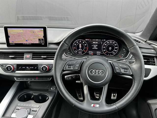 アウディ Ａ４ 2.0TFSI クワトロスポーツ SラインPKG 道東・釧路十勝 2017(平29)年 3.7万km ミトスブラックメタリック アシスタンスパッケージ/　・パークアシスト/　・サラウンドビューカメラ/アダプティブクルーズコントロール/黒ハーフレザー/シートヒーター/パワーシート/パワーバックドア/純正メモリナビ/TV/CD/DVD/SD/BT/USB/マトリクスLEDヘッドライト/オートライト/バーチャルコックピット/パドルシフト/純正18インチAW/純正フロアマット/リアフォグライト/ETC