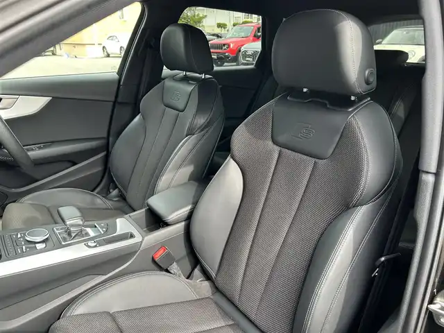 アウディ Ａ４ 2.0TFSI クワトロスポーツ SラインPKG 道東・釧路十勝 2017(平29)年 3.7万km ミトスブラックメタリック アシスタンスパッケージ/　・パークアシスト/　・サラウンドビューカメラ/アダプティブクルーズコントロール/黒ハーフレザー/シートヒーター/パワーシート/パワーバックドア/純正メモリナビ/TV/CD/DVD/SD/BT/USB/マトリクスLEDヘッドライト/オートライト/バーチャルコックピット/パドルシフト/純正18インチAW/純正フロアマット/リアフォグライト/ETC