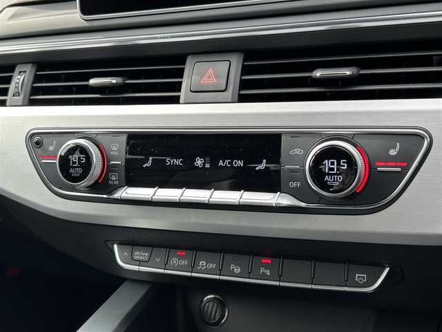 アウディ Ａ４ 2.0TFSI クワトロスポーツ SラインPKG 道東・釧路十勝 2017(平29)年 3.7万km ミトスブラックメタリック アシスタンスパッケージ/　・パークアシスト/　・サラウンドビューカメラ/アダプティブクルーズコントロール/黒ハーフレザー/シートヒーター/パワーシート/パワーバックドア/純正メモリナビ/TV/CD/DVD/SD/BT/USB/マトリクスLEDヘッドライト/オートライト/バーチャルコックピット/パドルシフト/純正18インチAW/純正フロアマット/リアフォグライト/ETC