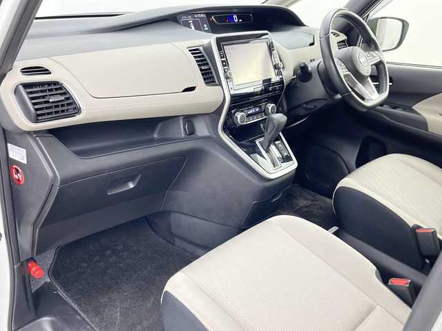 日産 セレナ ハイウェイスター プロパイロットED 道央・札幌 2016(平28)年 9.5万km ブリリアントホワイトパール ・４ＷＤ/・純正ナビ＆ＴＶ＆ＢＴ＆ＤＶＤ＆ＣＤ＆ＢＴ＆ＵＳＢ/・全方位カメラ/・エマージェンシーブレーキ/・プロパイロット/・ＬＤＷ/・ＬＤＰ/・標識検知/・ふらつき警報/・横滑り防止/・アイドリングストップ/・パーキングアシスト/・両側電動スライドドア/・ハンズフリーオートスライドドア/・電動パーキングブレーキ/・ブレーキホールド/・インテリジェントルームミラー/・社外前方ドライブレコーダー/・ドアミラーウィンカー＆ヒーター/・純正ＥＴＣ/・オートライト/・ＬＥＤヘッドライト/・フォグランプ/・クリアランスソナー