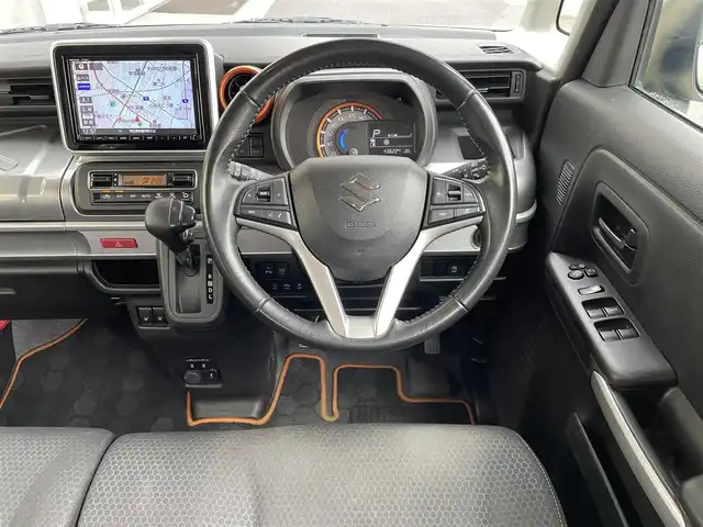 スズキ スペーシア ギア HYBRID XZ 埼玉県 2020(令2)年 4.3万km シフォンアイボリーM /ワンオーナー//社外8型メモリナビ//フルセグTV//全方位カメラ//CD/DVD/Bluetooth//両側パワースライドドア//アダプティブクルーズコントロール//前2席シートヒーター//ビルトインETC//スマートキーx2//LEDヘッドライト//衝突軽減ブレーキ//車線逸脱警報//W.サイド.カーテンエアバッグ//ABS//横滑り防止装置//バックソナー//革巻きステアリング//オートライト//LEDフォグランプ//ルーフレール//プライバシーガラス//ドアバイザー//純正14インチAW//新車時保証書//取扱説明書//ナビ取説