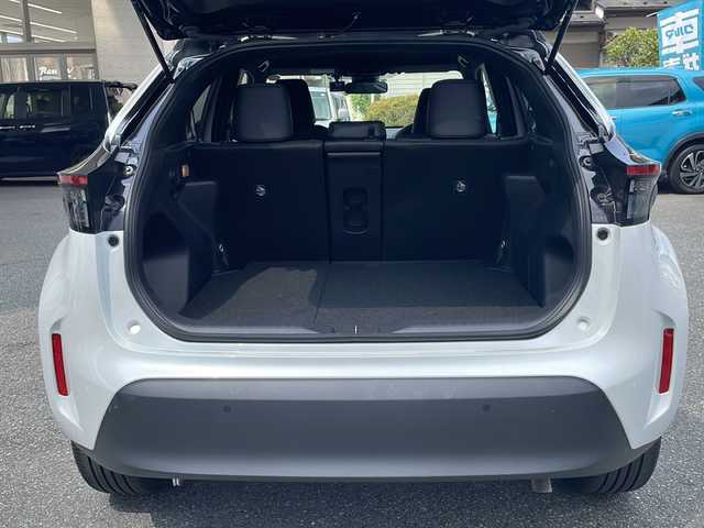 トヨタ ヤリスクロス Z 埼玉県 2023(令5)年 1.3万km ブラックマイカ/プラチナホワイトパールマイカ 白黒ツートンルーフ/ワンオーナー/取扱説明書/保証書/整備記録簿/オートエアコン/スマートキー/レーダークルーズコントロール/Bluetooth接続/ETC2.0/全方位カメラ/フロント、バック、サイドカメラ/ドライブレコーダー前後/純正フロアマット/運転席パワーシート/ハーフレザーシート/運転席、助手席シートヒーター/純正18インチアルミホイール/横滑り防止装置/レーンキープアシスト/オートライト、オートマチックハイビーム/コーナーセンサー/衝突被害軽減システム/DRIVE MODE/リアクロストラフィックアラート/ブラインドスポットモニター/Miracast TM/ステアリングヒーター