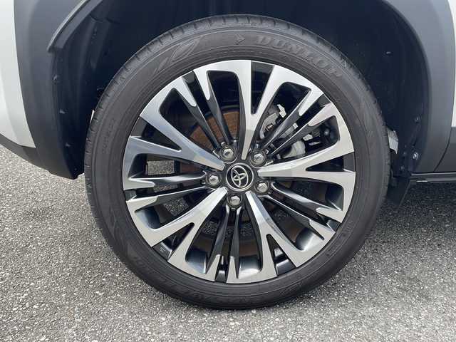 トヨタ ヤリスクロス Z 埼玉県 2023(令5)年 1.3万km ブラックマイカ/プラチナホワイトパールマイカ 白黒ツートンルーフ/ワンオーナー/取扱説明書/保証書/整備記録簿/オートエアコン/スマートキー/レーダークルーズコントロール/Bluetooth接続/ETC2.0/全方位カメラ/フロント、バック、サイドカメラ/ドライブレコーダー前後/純正フロアマット/運転席パワーシート/ハーフレザーシート/運転席、助手席シートヒーター/純正18インチアルミホイール/横滑り防止装置/レーンキープアシスト/オートライト、オートマチックハイビーム/コーナーセンサー/衝突被害軽減システム/DRIVE MODE/リアクロストラフィックアラート/ブラインドスポットモニター/Miracast TM/ステアリングヒーター