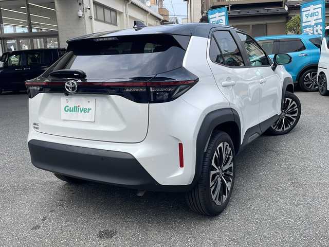 トヨタ ヤリスクロス Z 埼玉県 2023(令5)年 1.3万km ブラックマイカ/プラチナホワイトパールマイカ 白黒ツートンルーフ/ワンオーナー/取扱説明書/保証書/整備記録簿/オートエアコン/スマートキー/レーダークルーズコントロール/Bluetooth接続/ETC2.0/全方位カメラ/フロント、バック、サイドカメラ/ドライブレコーダー前後/純正フロアマット/運転席パワーシート/ハーフレザーシート/運転席、助手席シートヒーター/純正18インチアルミホイール/横滑り防止装置/レーンキープアシスト/オートライト、オートマチックハイビーム/コーナーセンサー/衝突被害軽減システム/DRIVE MODE/リアクロストラフィックアラート/ブラインドスポットモニター/Miracast TM/ステアリングヒーター