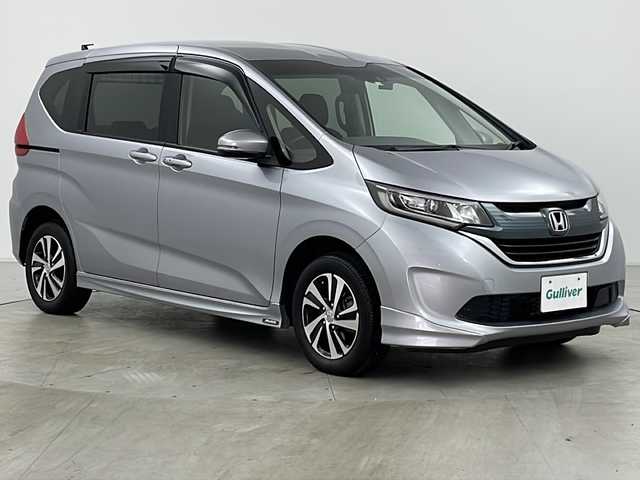 ホンダ フリード＋ G ホンダセンシング 道央・札幌 2016(平28)年 5.5万km ルナシルバーM ・4WD/・寒冷地仕様/・社外ナビ（MDV-L300）/&CD&DVD&USB&ワンセグTV/・バックカメラ/・両側パワースライドドア/・HondaSENSING/・アダプティブクルーズコントロール/・前席シートヒーター/・ハーフレザーシート/・ドアミラーヒーター/・TVキャンセラー/・社外ドライブレコーダー/・ビルトインETC/・モデューロエアロ（フロント&サイド）/・スマートキー/・スペアキー