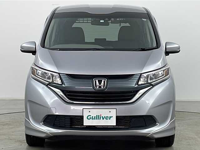 ホンダ フリード＋ G ホンダセンシング 道央・札幌 2016(平28)年 5.5万km ルナシルバーM ・4WD/・寒冷地仕様/・社外ナビ（MDV-L300）/&CD&DVD&USB&ワンセグTV/・バックカメラ/・両側パワースライドドア/・HondaSENSING/・アダプティブクルーズコントロール/・前席シートヒーター/・ハーフレザーシート/・ドアミラーヒーター/・TVキャンセラー/・社外ドライブレコーダー/・ビルトインETC/・モデューロエアロ（フロント&サイド）/・スマートキー/・スペアキー