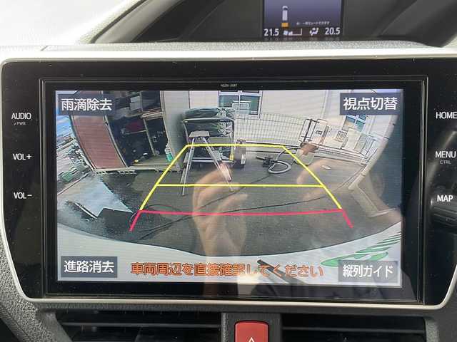 トヨタ ヴォクシー ZS 煌Ⅱ 鳥取県 2019(令1)年 5.6万km ホワイトパールクリスタルシャイン ワンオーナー/スマートキーx２個/両側パワースライド/純正８インチワイドナビ/フリップダウンモニター/バックカメラ/フルセグ・Bluetooth/プリクラッシュセーフティ/レーンデパーチャーアラート/インテリジェントソナー/オートハイビーム/ドライブレコーダー/LEDヘッドライト/LEDフォグライト/オートリトラクトミラー/リアサンシェード/ETCユニット/保証書・取説
