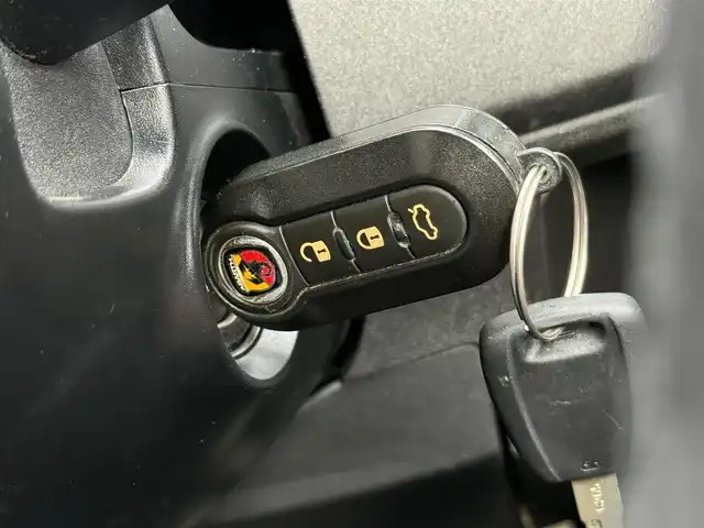 アバルト ５９５ コンペティツィオーネ 静岡県 2020(令2)年 3.8万km 黒 ハーフレザーシート/純正ディスプレイオーディオ/(Bluetooth/USB)/キーレスキー/ETC/ドライブレコーダー/純正フロアマット/純正17インチアルミホイール/パドルシフト/フロントフォグランプ/保証書/取扱説明書