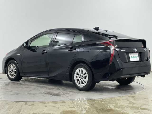 トヨタ プリウス S 道央・札幌 2017(平29)年 16.8万km アティチュードブラックマイカ ・４WD/寒冷地仕様/・トヨタセーフティセンス/・プリクラッシュセーフティ/・純正ナビ（NSZT-W66T）/・BT/CD/SD/フルセグTV/・バックカメラ/・レーダークルーズコントロール/・ステアリングスイッチ/・LEDオートライト/・オートマチックハイビーム/・プッシュスタート/・スマートキー×2/・ETC