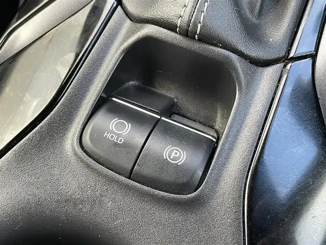 トヨタ カローラツーリング ハイブリッド ダブルバイビー 道南・函館 2022(令4)年 1.7万km アティチュードブラックマイカ /純正ナビ//フルセグTV//ドライブレコーダー//バックカメラ//クルーズコントロール//ETC//レーンキープアシスト//オートハイビーム//コーナーセンサー//LEDヘッドライト//ハーフレザシート