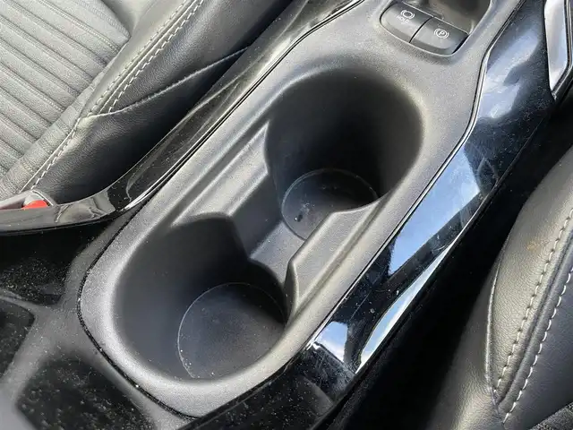 トヨタ カローラツーリング ハイブリッド ダブルバイビー 道南・函館 2022(令4)年 1.7万km アティチュードブラックマイカ /純正ナビ//フルセグTV//ドライブレコーダー//バックカメラ//クルーズコントロール//ETC//レーンキープアシスト//オートハイビーム//コーナーセンサー//LEDヘッドライト//ハーフレザシート