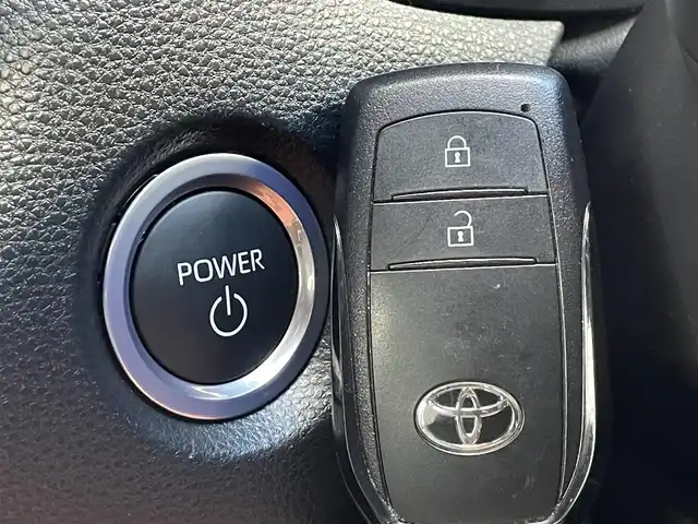 トヨタ カローラツーリング ハイブリッド ダブルバイビー 道南・函館 2022(令4)年 1.7万km アティチュードブラックマイカ /純正ナビ//フルセグTV//ドライブレコーダー//バックカメラ//クルーズコントロール//ETC//レーンキープアシスト//オートハイビーム//コーナーセンサー//LEDヘッドライト//ハーフレザシート