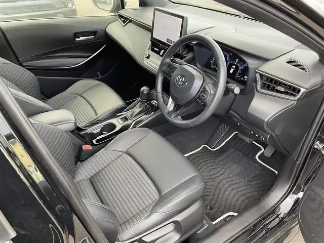 トヨタ カローラツーリング ハイブリッド ダブルバイビー 道南・函館 2022(令4)年 1.7万km アティチュードブラックマイカ /純正ナビ//フルセグTV//ドライブレコーダー//バックカメラ//クルーズコントロール//ETC//レーンキープアシスト//オートハイビーム//コーナーセンサー//LEDヘッドライト//ハーフレザシート