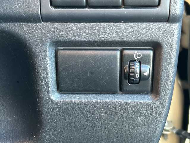 スズキ ジムニー XG 岐阜県 2008(平20)年 8.4万km アイボリー 登録時走行距離83720ｋｍ/バックカメラ/社外１０．１インチディスプレイオーディオ/ハーフレザーシート/ドライブレコーダー/４ＷＤ/Ｂｌｕｅｔｏｏｔｈ/純正アルミホイール/社外フロアマット/ＥＴＣ/ＵＳＢ入力端子/保証書/記録簿/背面タイヤ/ABS/盗難防止装置