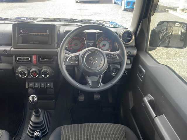 スズキ ジムニー XC 千葉県 2024(令6)年 1.1万km ブルーイッシュブラックパール3 ワンオーナー/4WD/5MT/社外オーディオ/CD/クルーズコントロール/レーンキープアシスト/ダウンヒルアシストコントロール/衝突被害軽減システム/クリアランスソナー/前席シートヒーター/プッシュスタート/スマートキー/スペアキー/背面タイヤ/純正アルミホイール/純正フロアマット/純正LEDヘッドライト/オートライト/ドアバイザー/保証書/取扱説明書