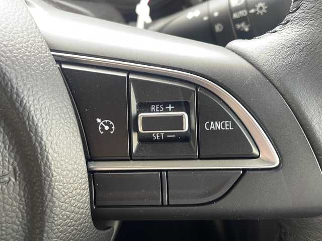 スズキ ジムニー XC 千葉県 2024(令6)年 1.1万km ブルーイッシュブラックパール3 ワンオーナー/4WD/5MT/社外オーディオ/CD/クルーズコントロール/レーンキープアシスト/ダウンヒルアシストコントロール/衝突被害軽減システム/クリアランスソナー/前席シートヒーター/プッシュスタート/スマートキー/スペアキー/背面タイヤ/純正アルミホイール/純正フロアマット/純正LEDヘッドライト/オートライト/ドアバイザー/保証書/取扱説明書