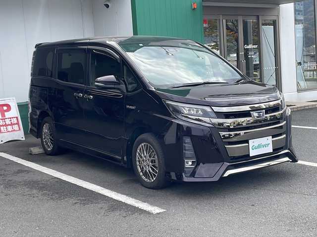 トヨタ ノア ハイブリッド Si 京都府 2018(平30)年 6.6万km ボルドーマイカメタリック 純正９インチナビ　Ｂｌｕｅｔｏｏｔｈオーディオ　フルセグ　ＤＶＤ再生　バックカメラ　後席フリップダウンモニター　プリクラッシュ　クルーズコントロール　ＬＥＤヘッドライト　ビルトインＥＴＣ　前後ドラレコ