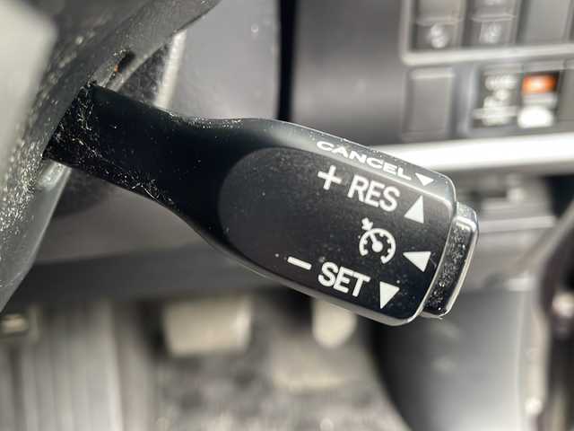 トヨタ ノア ハイブリッド Si 京都府 2018(平30)年 6.6万km ボルドーマイカメタリック 純正９インチナビ　Ｂｌｕｅｔｏｏｔｈオーディオ　フルセグ　ＤＶＤ再生　バックカメラ　後席フリップダウンモニター　プリクラッシュ　クルーズコントロール　ＬＥＤヘッドライト　ビルトインＥＴＣ　前後ドラレコ