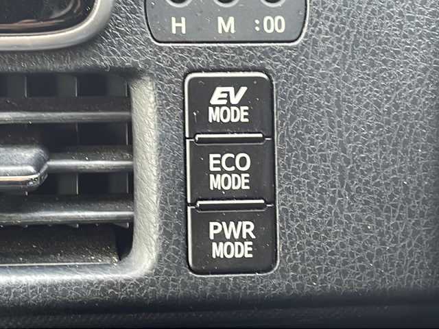 トヨタ ノア ハイブリッド Si 京都府 2018(平30)年 6.6万km ボルドーマイカメタリック 純正９インチナビ　Ｂｌｕｅｔｏｏｔｈオーディオ　フルセグ　ＤＶＤ再生　バックカメラ　後席フリップダウンモニター　プリクラッシュ　クルーズコントロール　ＬＥＤヘッドライト　ビルトインＥＴＣ　前後ドラレコ