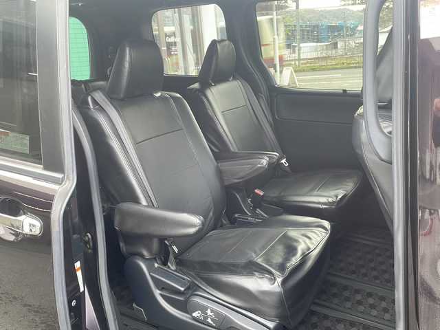 トヨタ ノア ハイブリッド Si 京都府 2018(平30)年 6.6万km ボルドーマイカメタリック 純正９インチナビ　Ｂｌｕｅｔｏｏｔｈオーディオ　フルセグ　ＤＶＤ再生　バックカメラ　後席フリップダウンモニター　プリクラッシュ　クルーズコントロール　ＬＥＤヘッドライト　ビルトインＥＴＣ　前後ドラレコ