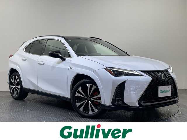 レクサス ＵＸ 200 Fスポーツエモーショナルエクスプローラ 愛媛県 2023(令5)年 1.2万km ブラック/ホワイトノーヴァガラスフレーク ムーンルーフ（チルト&アウタースライド式）　110000円/ルーフレール　33000円//12.3インチディスプレイオーディオ/AppleCarPlay AndroidAuto/フルセグTV/パノラミックビューモニター（床下透過表示機能付）/225/50RF18 95Vランフラットタイヤ&18×7Jアルミホイール（特別仕様車専用切削光輝＋ブラック塗装＋ブラックナット） /Lexus Safety System ＋ /ブラインドスポットモニター［BSM］/パーキングサポートブレーキ［PKSB］/前後方静止物＋後方接近車両/LEDヘッドランプ（ロー・ハイビーム）/ハンズフリーパワーバックドア/（挟み込み防止機能・停止位置メモリー機能付）/カラーヘッドアップディスプレイ/ステアリングヒーター/シートヒーター&エアシート/ビルトインETC/運転席・助手席8Way調整式パワーシート（運転席ポジションメモリー/運転席電動ランバーサポート付）