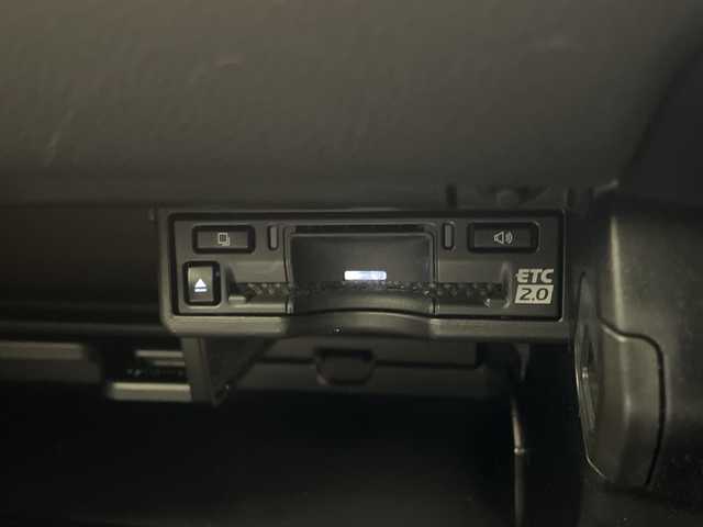 レクサス ＵＸ 200 Fスポーツエモーショナルエクスプローラ 愛媛県 2023(令5)年 1.2万km ブラック/ホワイトノーヴァガラスフレーク ムーンルーフ（チルト&アウタースライド式）　110000円/ルーフレール　33000円//12.3インチディスプレイオーディオ/AppleCarPlay AndroidAuto/フルセグTV/パノラミックビューモニター（床下透過表示機能付）/225/50RF18 95Vランフラットタイヤ&18×7Jアルミホイール（特別仕様車専用切削光輝＋ブラック塗装＋ブラックナット） /Lexus Safety System ＋ /ブラインドスポットモニター［BSM］/パーキングサポートブレーキ［PKSB］/前後方静止物＋後方接近車両/LEDヘッドランプ（ロー・ハイビーム）/ハンズフリーパワーバックドア/（挟み込み防止機能・停止位置メモリー機能付）/カラーヘッドアップディスプレイ/ステアリングヒーター/シートヒーター&エアシート/ビルトインETC/運転席・助手席8Way調整式パワーシート（運転席ポジションメモリー/運転席電動ランバーサポート付）