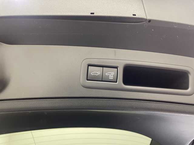 レクサス ＵＸ 200 Fスポーツエモーショナルエクスプローラ 愛媛県 2023(令5)年 1.2万km ブラック/ホワイトノーヴァガラスフレーク ムーンルーフ（チルト&アウタースライド式）　110000円/ルーフレール　33000円//12.3インチディスプレイオーディオ/AppleCarPlay AndroidAuto/フルセグTV/パノラミックビューモニター（床下透過表示機能付）/225/50RF18 95Vランフラットタイヤ&18×7Jアルミホイール（特別仕様車専用切削光輝＋ブラック塗装＋ブラックナット） /Lexus Safety System ＋ /ブラインドスポットモニター［BSM］/パーキングサポートブレーキ［PKSB］/前後方静止物＋後方接近車両/LEDヘッドランプ（ロー・ハイビーム）/ハンズフリーパワーバックドア/（挟み込み防止機能・停止位置メモリー機能付）/カラーヘッドアップディスプレイ/ステアリングヒーター/シートヒーター&エアシート/ビルトインETC/運転席・助手席8Way調整式パワーシート（運転席ポジションメモリー/運転席電動ランバーサポート付）