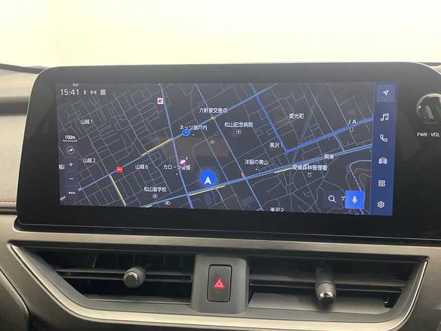 レクサス ＵＸ 200 Fスポーツエモーショナルエクスプローラ 愛媛県 2023(令5)年 1.2万km ブラック/ホワイトノーヴァガラスフレーク ムーンルーフ（チルト&アウタースライド式）　110000円/ルーフレール　33000円//12.3インチディスプレイオーディオ/AppleCarPlay AndroidAuto/フルセグTV/パノラミックビューモニター（床下透過表示機能付）/225/50RF18 95Vランフラットタイヤ&18×7Jアルミホイール（特別仕様車専用切削光輝＋ブラック塗装＋ブラックナット） /Lexus Safety System ＋ /ブラインドスポットモニター［BSM］/パーキングサポートブレーキ［PKSB］/前後方静止物＋後方接近車両/LEDヘッドランプ（ロー・ハイビーム）/ハンズフリーパワーバックドア/（挟み込み防止機能・停止位置メモリー機能付）/カラーヘッドアップディスプレイ/ステアリングヒーター/シートヒーター&エアシート/ビルトインETC/運転席・助手席8Way調整式パワーシート（運転席ポジションメモリー/運転席電動ランバーサポート付）