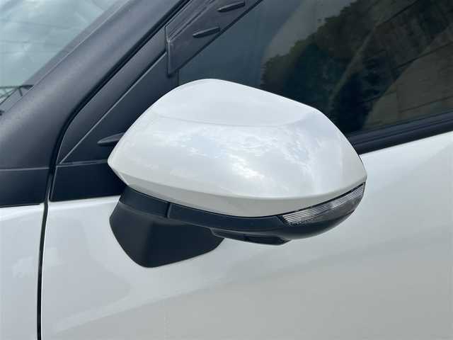 トヨタ ヤリスクロス ハイブリッド Z アドベンチャー 長崎県 2023(令5)年 1.2万km プラチナホワイトパールマイカ ワンオーナー/純正ディスプレイオーディオ/（Bluetooth/フルセグ）/バックカメラ/衝突軽減システム/レーンアシスト/ブラインドスポットモニター/レーダークルーズ/ETC/ハーフレザーシート/パワーシート/シートヒーター/ヘッドアップディスプレイ/ステアリングスイッチ/ルーフレール/純正18インチAW