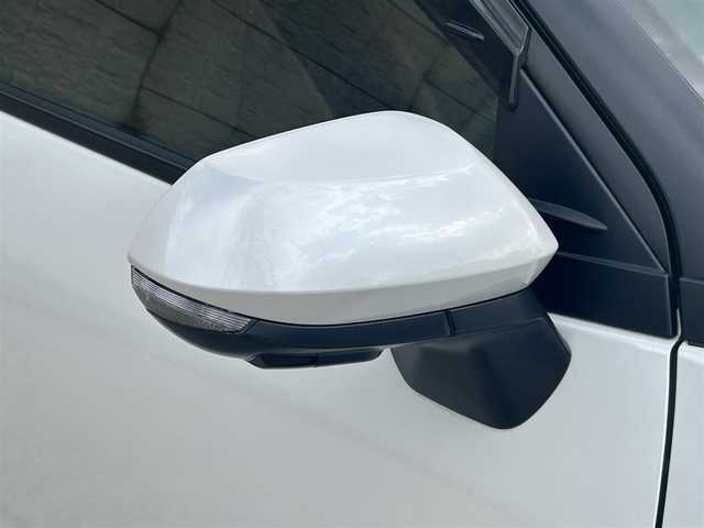 トヨタ ヤリスクロス ハイブリッド Z アドベンチャー 長崎県 2023(令5)年 1.2万km プラチナホワイトパールマイカ ワンオーナー/純正ディスプレイオーディオ/（Bluetooth/フルセグ）/バックカメラ/衝突軽減システム/レーンアシスト/ブラインドスポットモニター/レーダークルーズ/ETC/ハーフレザーシート/パワーシート/シートヒーター/ヘッドアップディスプレイ/ステアリングスイッチ/ルーフレール/純正18インチAW